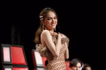 Video: Hương Giang idol nhảy vũ đạo kỳ quặc, tung tuyệt chiêu "dụ dỗ" thí sinh