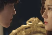 Cầm tờ kết quả xét nghiệm ADN mà tôi đau đớn