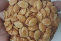 Cô gái 9x làm loại bánh từ thứ hạt nhỏ xíu mang về tiền triệu