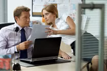 Sự thật không ngờ sau mức lương khủng của vợ