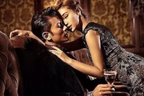 Choáng vì vợ cùng đối tác làm ăn 'góp vốn' trong... phòng ngủ