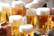 Cạm bẫy: Trò bẩn dìm nhau trong vại bia