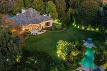 Biệt thự đẹp như cổ tích của tỷ phú Mỹ