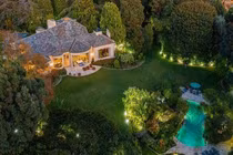 Biệt thự đẹp như cổ tích của tỷ phú Mỹ