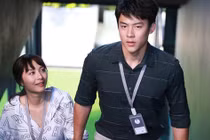 "Say nắng" gái lạ, chồng ngày đêm thẫn thờ, rồi sốc khi vợ "lật bài ngửa"