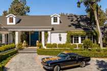 Khám phá bên trong biệt thự đắt đỏ của siêu mẫu Cara Delevingne