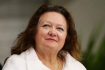 Ly hôn vợ tỷ phú, trở thành lái xe chở thịt sống qua ngày