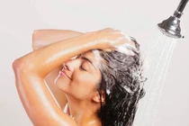 Cách gội đầu của siêu mẫu người Hàn: Giữ tóc không hư tổn