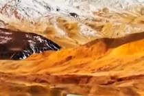 Đoàn thám hiểm liều lĩnh đi vào ngọn núi thiêng ở Tây Tạng