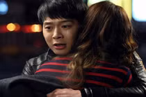 Chồng giả vờ nhận lời yêu bạn thân của vợ