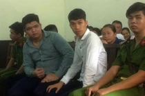 Nhậu với bạn cùng ấp, thiếu nữ bị hiếp dâm tập thể