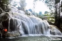 Vẻ đẹp đầy thơ mộng của thác Trăng ở Hoà Bình