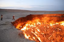 Lời kể của người đầu tiên thâm nhập “cổng địa ngục” cháy suốt 50 năm