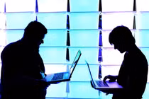 Sếp theo dõi nhân viên theo những cách không ngờ đến