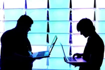 Sếp theo dõi nhân viên theo những cách không ngờ đến