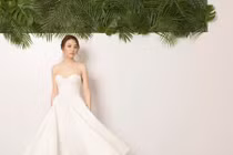 Động thái lạ của Đàm Thu Trang khi bị chê lép vế Hà Hồ