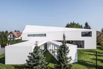 Video: Ngôi nhà có thể thay đổi hình dạng để tránh nắng