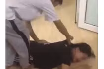 Mặc áo hai dây và quần đùi ở nhà, người vợ bị chồng “xử đẹp“