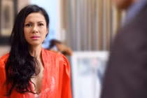 Diễn viên Việt Trinh khóc nghẹn kể lại chuyện quá khứ