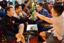 Đi nhậu 2 lần/ tuần: Không thích hợp với đàn ông Việt!