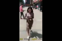 Video: Hậu quả khôn lường chỉ vì mải "úp mặt" vào điện thoại