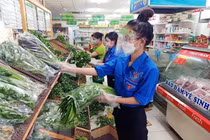 TP.HCM: Gen Z kể chuyện tình nguyện đi chợ hộ