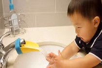 Chuyên gia khuyến cáo cách chăm sóc trẻ trong đại dịch Covid -19