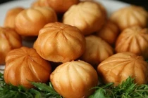 Video: Đầu bếp Trung Quốc 'hô biến' bánh bao thành các loại hoa quả