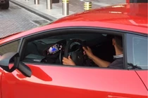 Mỗi ngày lái 1 siêu xe, đút túi hàng trăm triệu/tháng