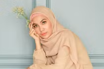 Các cô gái phải trả giá khi trở thành KOL