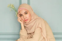 Các cô gái phải trả giá khi trở thành KOL