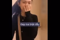 Video: Vẻ mặt "khớp lệnh" của gái ế khi bắt gặp trai đẹp trong thang máy