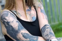 Người phụ nữ xăm hình rapper Eminem khắp cơ thể