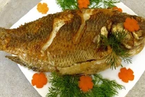 Chỉ mẹo để rán cá không bị vỡ, không dính chảo và vàng đều