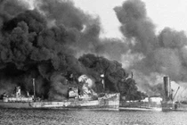 Trận tiểu Trân Châu Cảng của Đức vào phe Đồng minh khủng khiếp thế nào