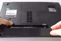 Có nên tháo pin khỏi laptop để tránh bị chai?