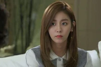 Dâu cả chiếm trọn tiền đền bù đất, dâu thứ nhận được 1 vật khiến cô “lặng người”