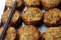 Rươi chiêm trái vụ nửa triệu đồng/kg vẫn tấp nập khách đặt mua