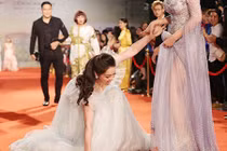 Nhật Kim Anh chính thức lên tiếng về sự cố vấp ngã trên thảm đỏ