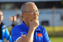 Video: HLV UAE khen Việt Nam mạnh nhất bảng G, thầy Park phản ứng "lạ"