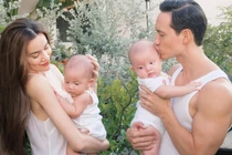 Cặp nhóc tỳ tròn 4 tháng, Hà Hồ đăng ảnh cận mặt nhìn thích mê