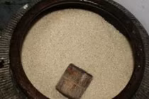 Canh ba: Âm thầm giấu thứ này dưới đáy thùng gạo, gia chủ nhanh chóng giàu