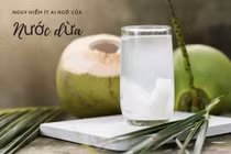 Video: Nguy hiểm “chết người” ít ai ngờ của nước dừa