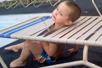 Chết cười với những màn “quậy” của trẻ em