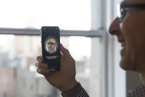 Lý do FaceID chỉ chấp nhận một khuôn mặt để mở khóa là gì?