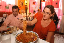 4 thử thách ăn uống khủng khiếp chưa ai vượt qua