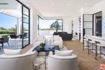 “Đột nhập” biệt thự 23 triệu USD của 'vua bóng rổ' LeBron James