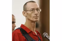 "Yêu râu xanh" tự nhận cảnh sát bắt cóc bé gái