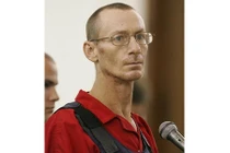 "Yêu râu xanh" tự nhận cảnh sát bắt cóc bé gái