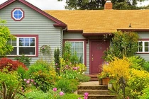 Tiếng thét từ buồng ngủ con dâu khiến mẹ chồng chết điếng